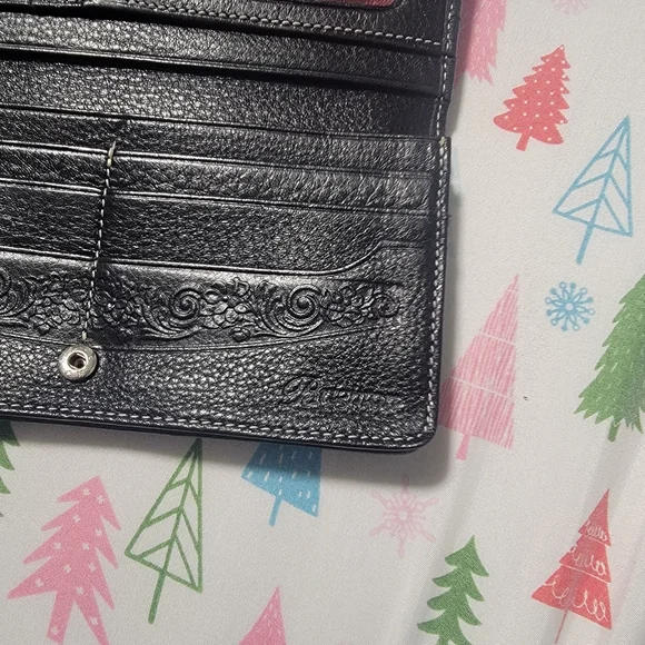 BRIGBTON Elegant Black and Red Women's Clutch - Picture 5 of 7